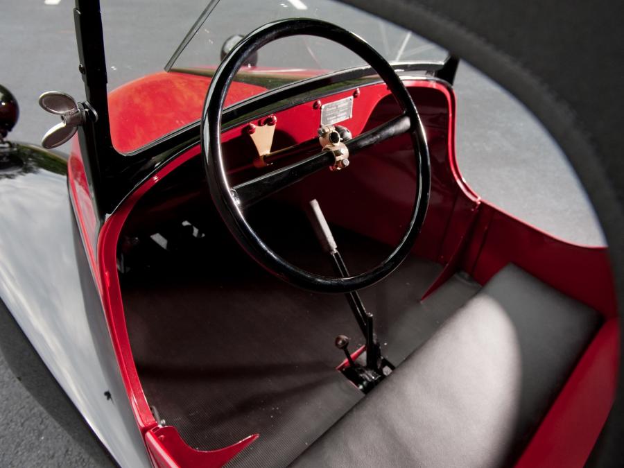 Интерьер Mochet CM-125 Luxe 1950 года  (фото 12 из 13)